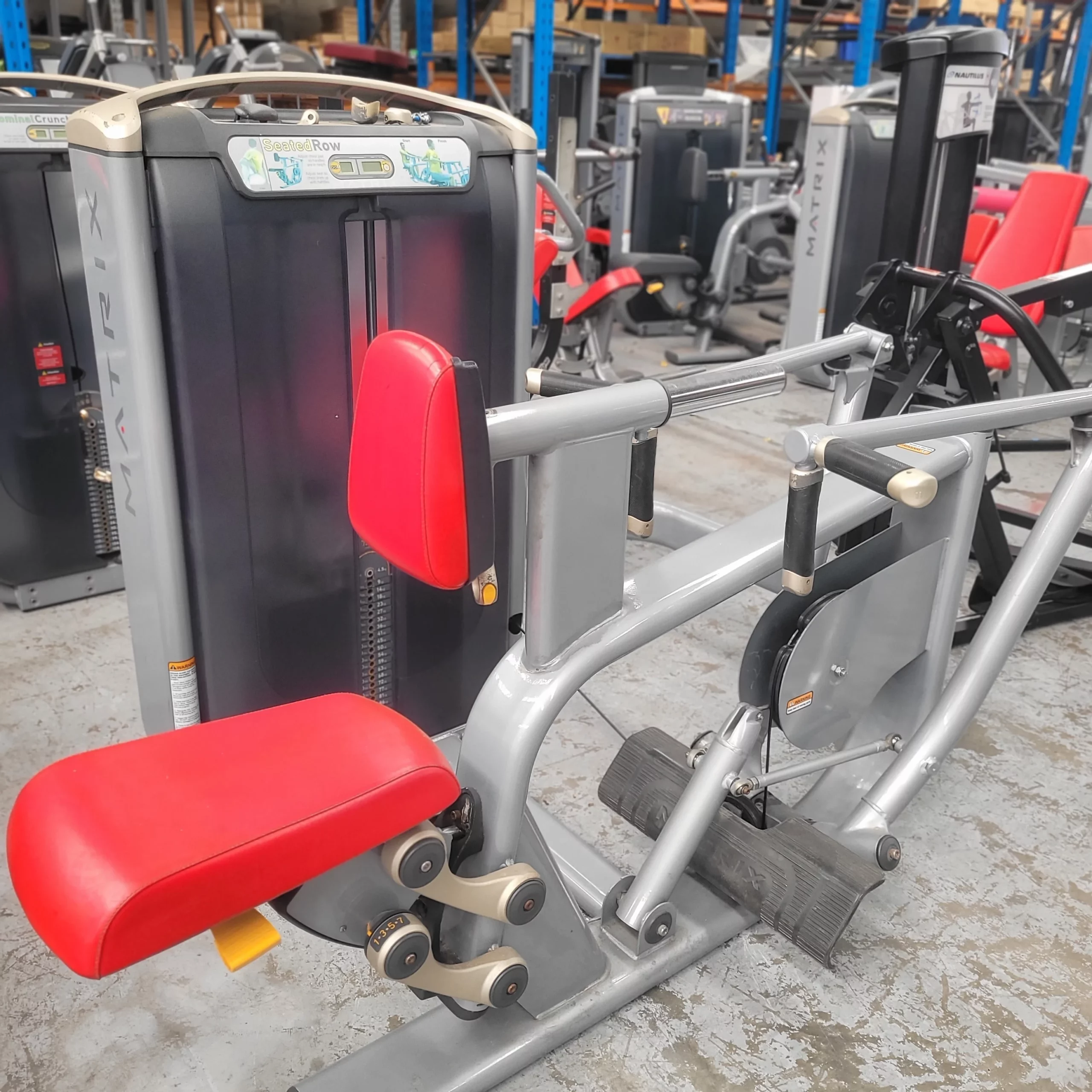 Matrix Ultra Diverging Seated Row - Image 2